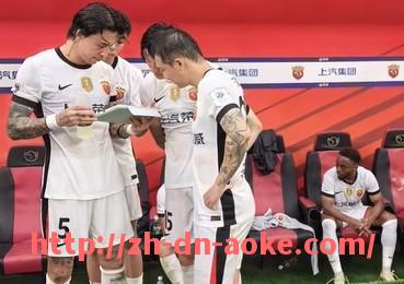 澳客足彩-意甲球队球衣设计风格对比及最受欢迎款式推荐